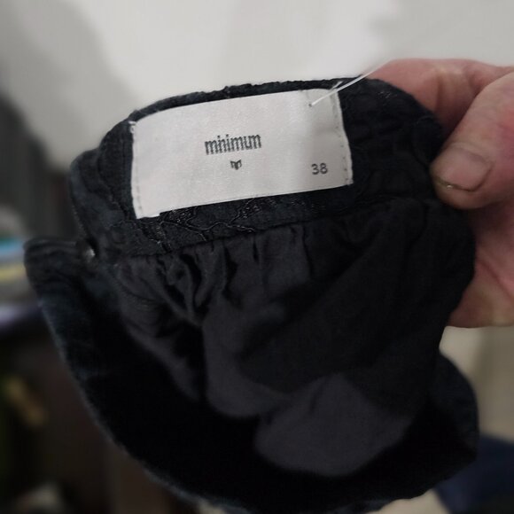 Minimum Women mini skirt with flower laced pattern and black inner lining Size38 - Picture 5 of 5